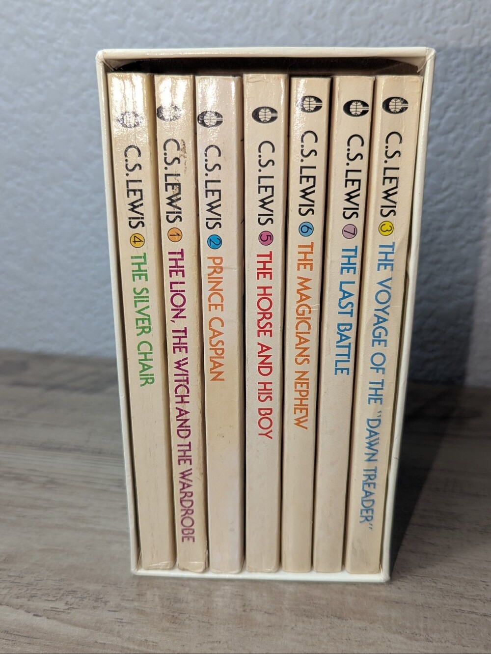 The Chronicles of Narnia 1970s book set (1-7)  w/Box. Written by C.S. Lewis